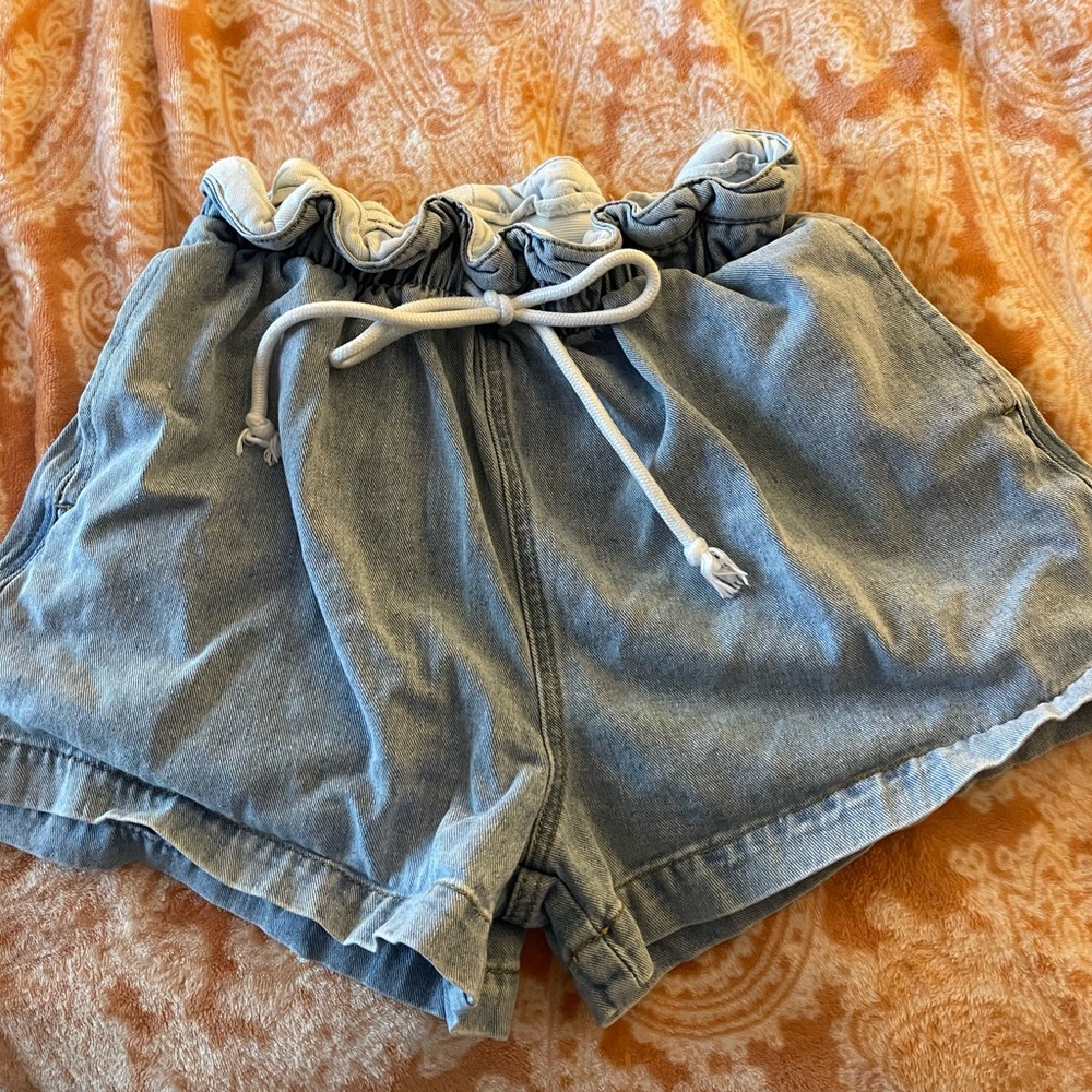 Sadie & Sage adjustable denim shorts